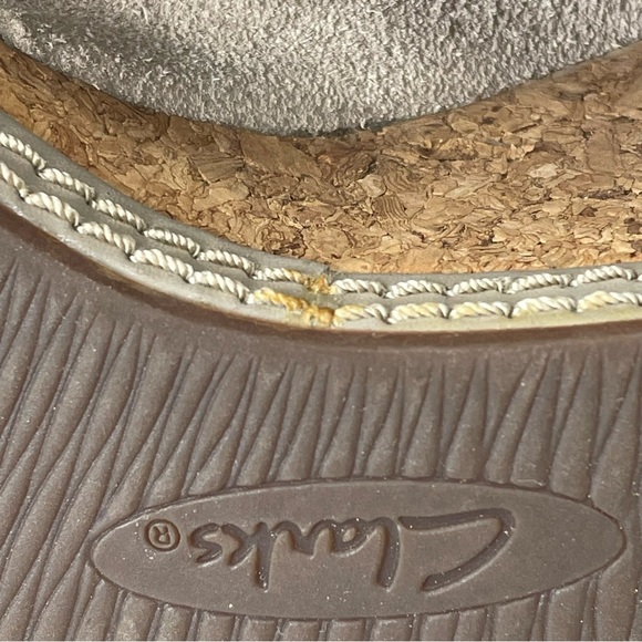 Clarks Helio Float Wedge Sandal in Tan Suede Size 10 Wide - Picture 10 of 13